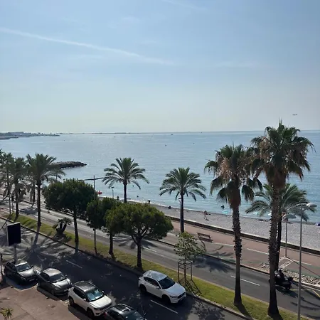 En Bord De Avec Parking *